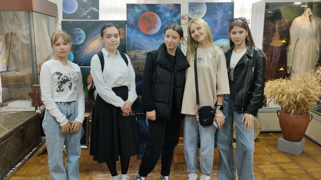 Сегодня Александровский музей посетили учащиеся 8 класса МОУ СОШ № 16 по Пушкинской карте
